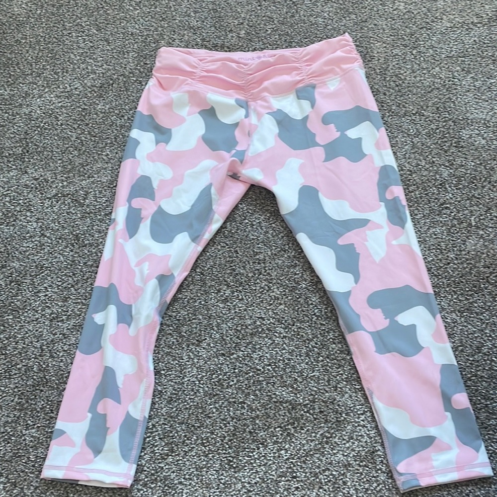 Yoga capris never worn